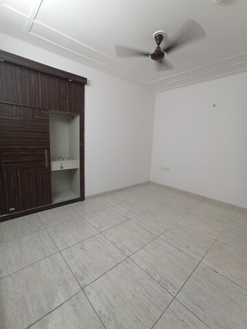 Bedroom in 2.5 BHK Apartment at Ajnara Ambrosia, Sector 118 – for Rent