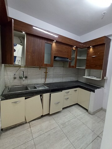 Kitchen in 2.5 BHK Apartment at Ajnara Ambrosia, Sector 118 – for Rent