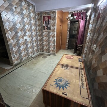 Bedroom in 1 BHK Builder Floor at Kotla Mubarakpur – for Rent