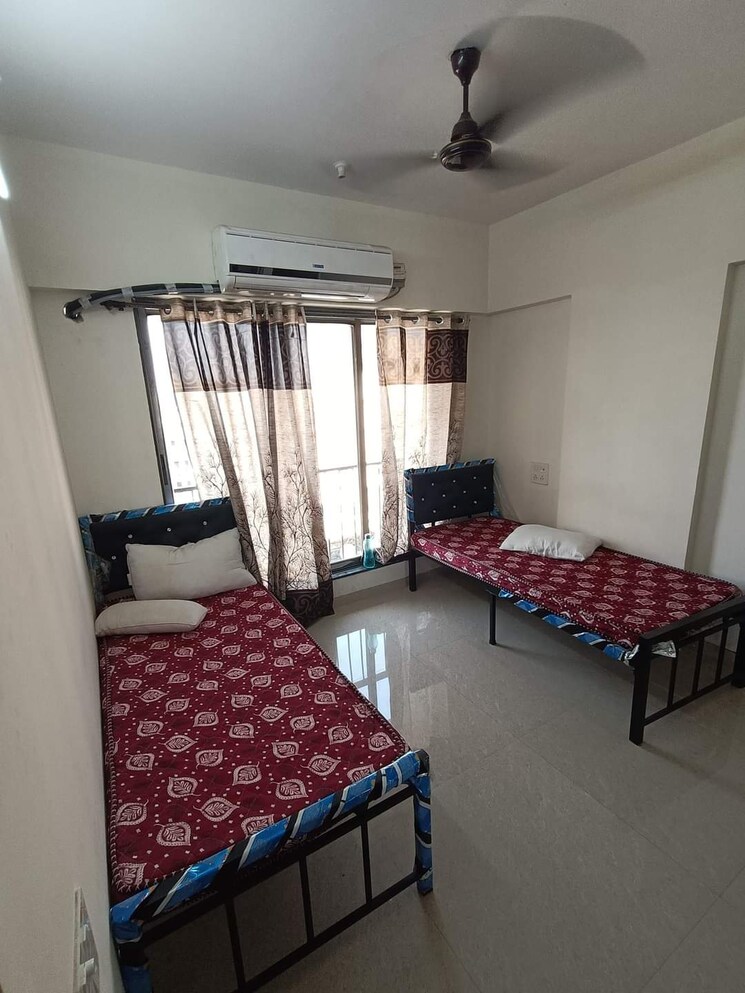 Bedroom, kurla east Pg For Boys & Girls In Kurla East 9130627