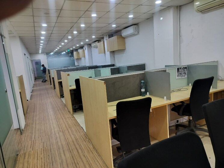 Team Area, sector 63 Commercial Office Space 900 Sq.Ft. In Sector 63 Noida 9130650