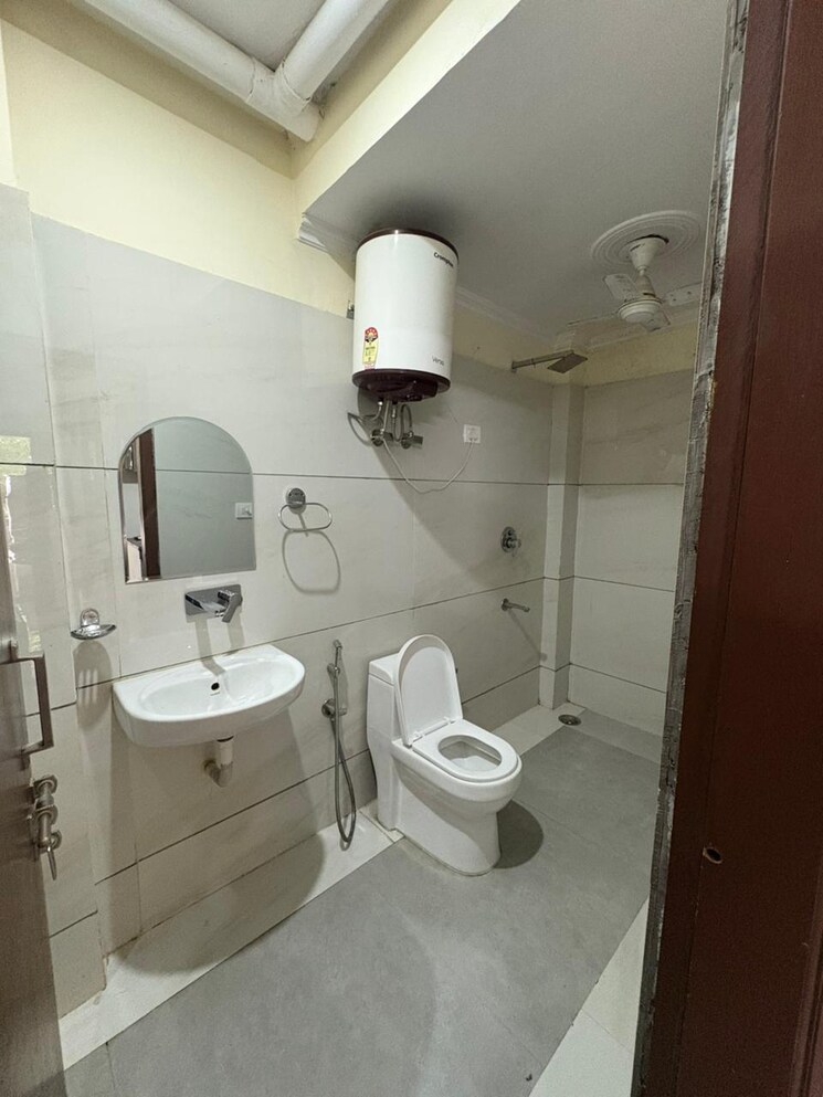 Bathroom, sector 47 1 RK 644 Sq.Ft. Builder Floor In Sector 47 Gurgaon 9130654