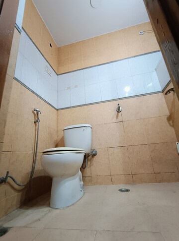 Master Bedroom in 2 BHK Builder Floor at Sector 38 – for Rent