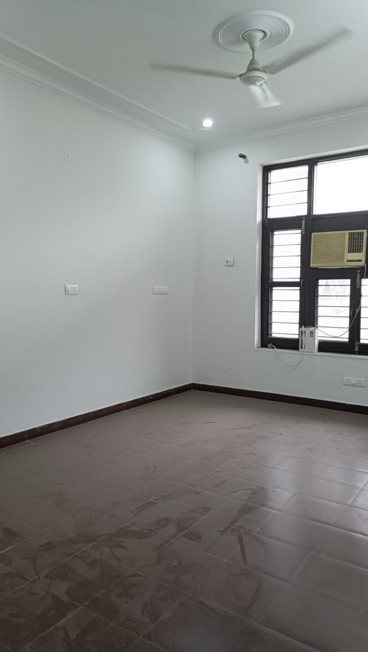 Room, sector 46 3 Bedroom 1499 Sq.Ft. Builder Floor In Sector 46 Gurgaon 9130719