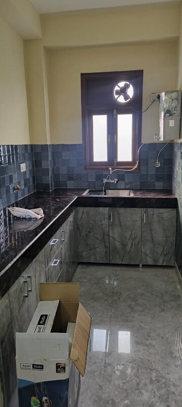 Kitchen in 1 BHK Builder Floor at Sector 40 – for Rent