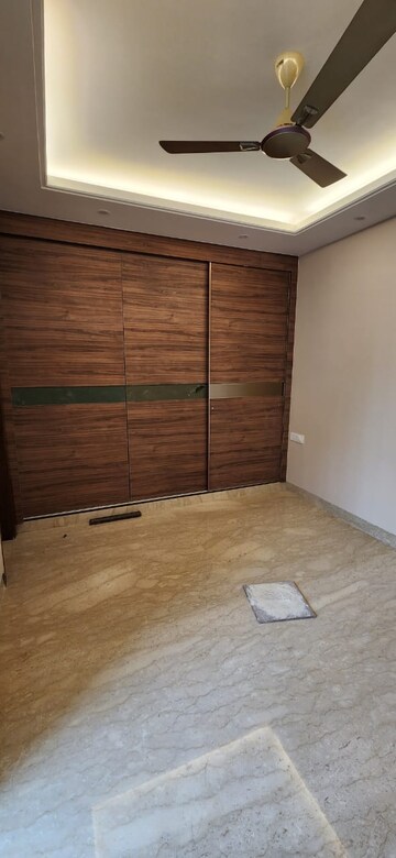 Room in 2 BHK Builder Floor at Jungpura Extension – for Rent