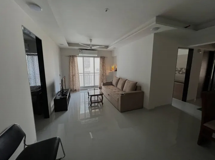 1 BHK Apartment For Rent in Oxford Navrang Crystal