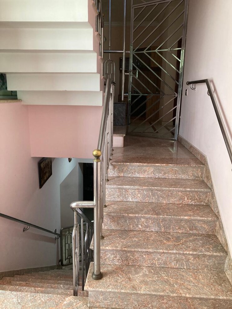 undefined, rt nagar 6+ Bedroom 8400 Sq.Ft. Villa In Rt Nagar Bangalore 9130757