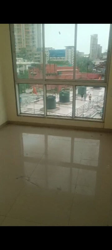 Room in 1 BHK Apartment at Vadgama Kings Tower, Agripada – for Sale