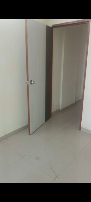 Room in 1 BHK Apartment at Vadgama Kings Tower, Agripada – for Sale