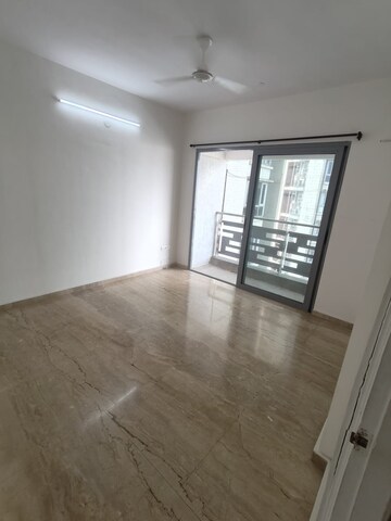 Room in 3 BHK Apartment at Imperial Heights Goregaon West, Goregaon West – for Rent