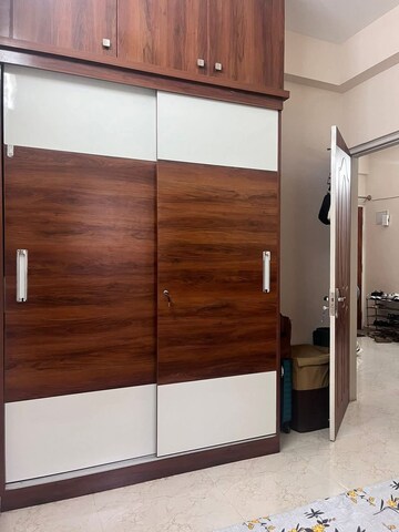 Room in 2 BHK Builder Floor at Indira Apartments New Tippasandra, New Thippasandra – for Rent