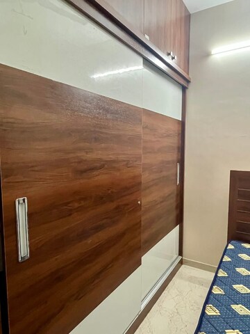 Room in 2 BHK Builder Floor at Indira Apartments New Tippasandra, New Thippasandra – for Rent