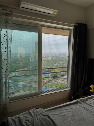 Room in 1 BHK Apartment at Satra One, Goregaon West – for Rent