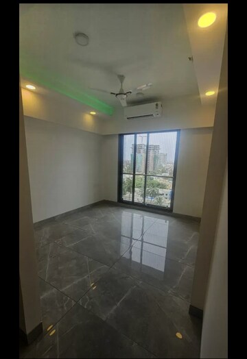Room in 2.5 BHK Apartment at Bharat Arize, Goregaon West – for Rent