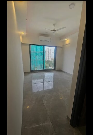 Room in 2.5 BHK Apartment at Bharat Arize, Goregaon West – for Rent
