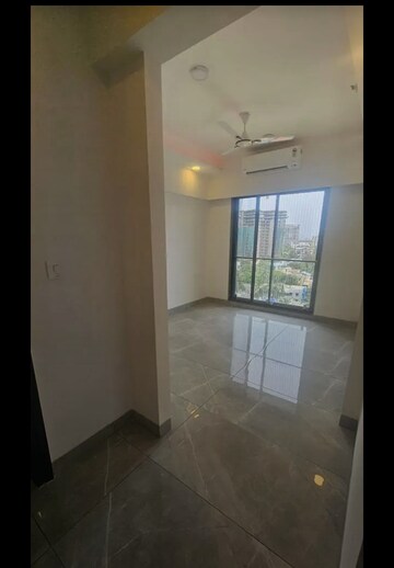 Room in 2.5 BHK Apartment at Bharat Arize, Goregaon West – for Rent