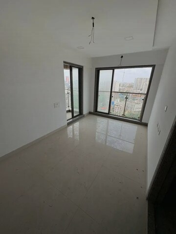 Room in 2.5 BHK Apartment at Bharat Arize, Goregaon West – for Rent