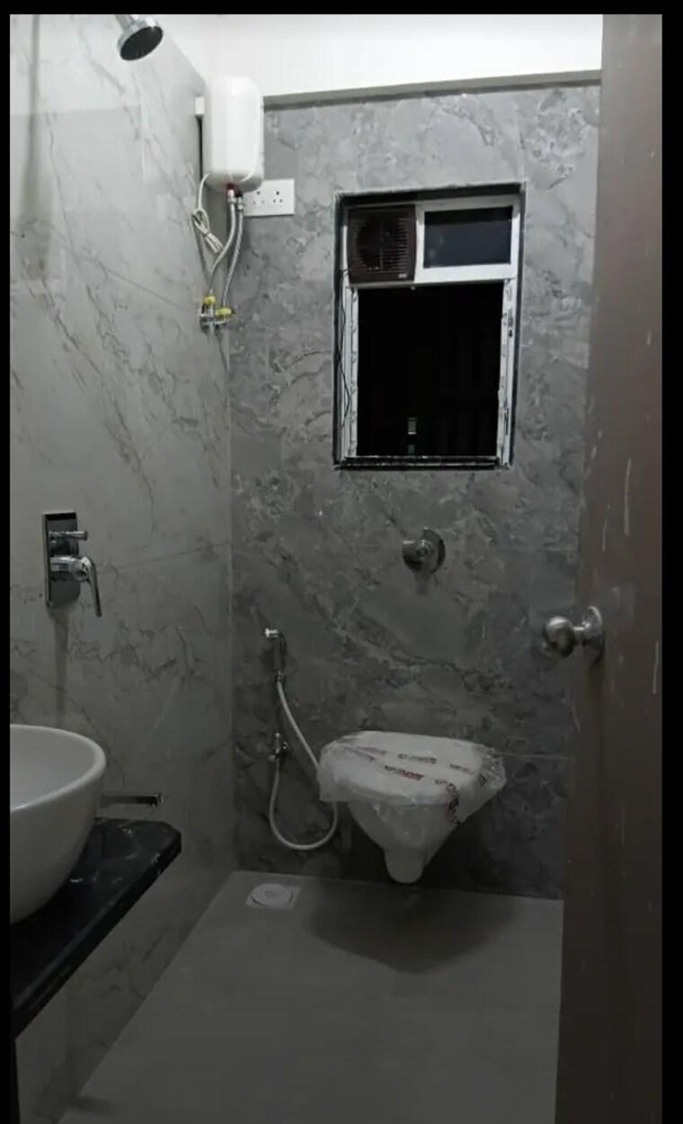 Bathroom, amar-kunj-goregaon-west 2 Bedroom 850 Sq.Ft. Apartment In Goregaon West Mumbai 9130831