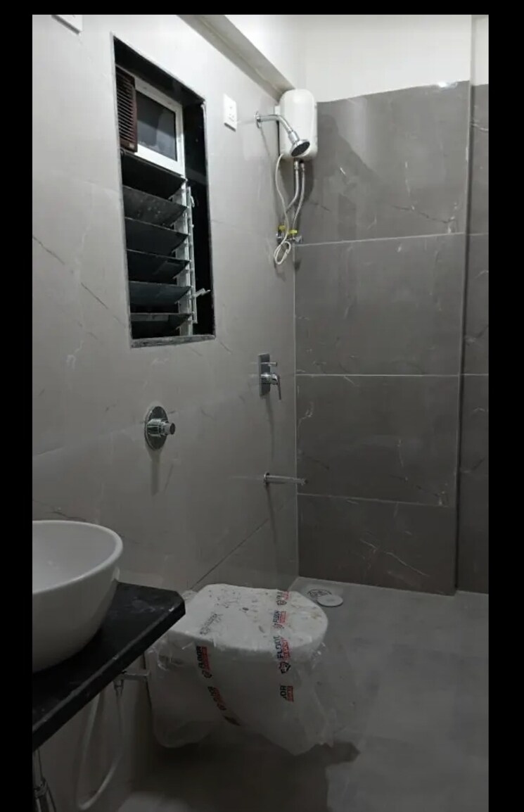 Bathroom, amar-kunj-goregaon-west 2 Bedroom 850 Sq.Ft. Apartment In Goregaon West Mumbai 9130831