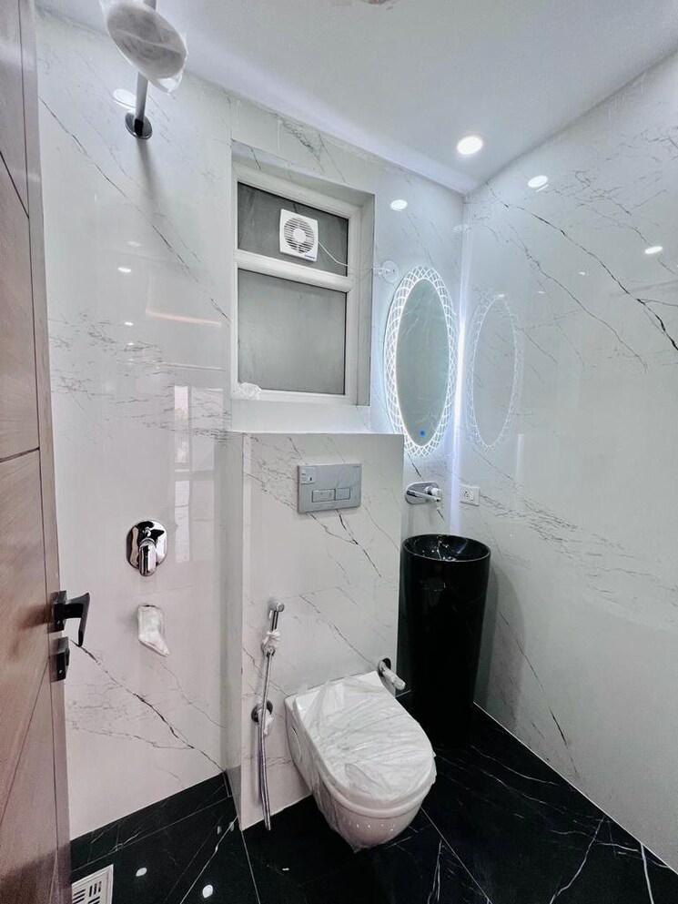 Bathroom, new industrial township 5 3 Bedroom 250 Sq.Yd. Builder Floor In New Industrial Township 5 Faridabad 9130839