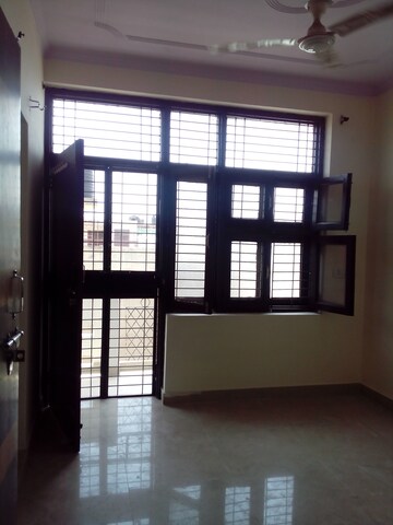 Room in 1 BHK Apartment at Sarita Vihar – for Rent