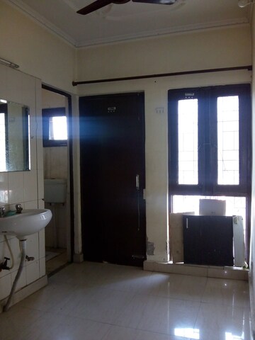 Room in 1 BHK Apartment at Sarita Vihar – for Rent
