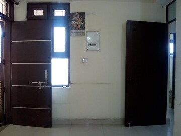 Room in 1 BHK Apartment at Sarita Vihar – for Rent