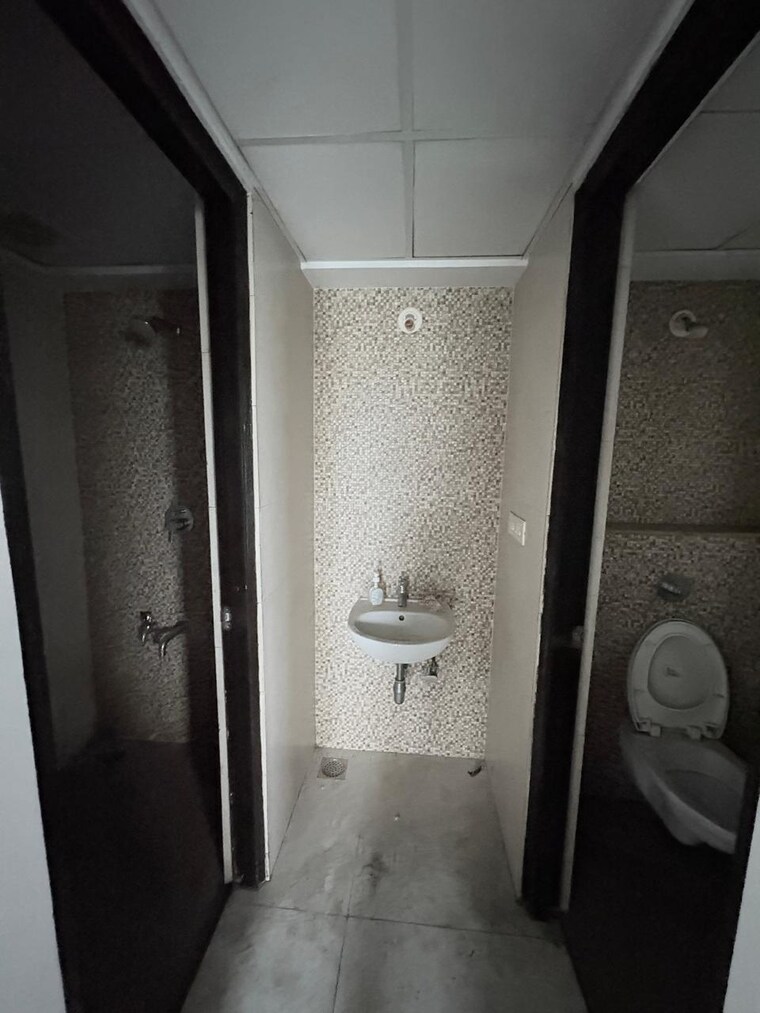 Bathroom, lodha-palava-city-lakeshore-greens 1 Bedroom 508 Sq.Ft. Apartment In Dombivli East Thane 9130904