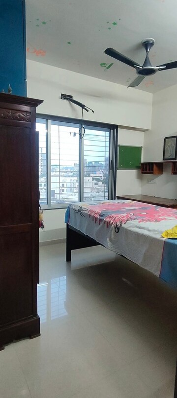 Bedroom in 2.5 BHK Apartment at DLH Sorrento, Veera Desai Road – for Rent