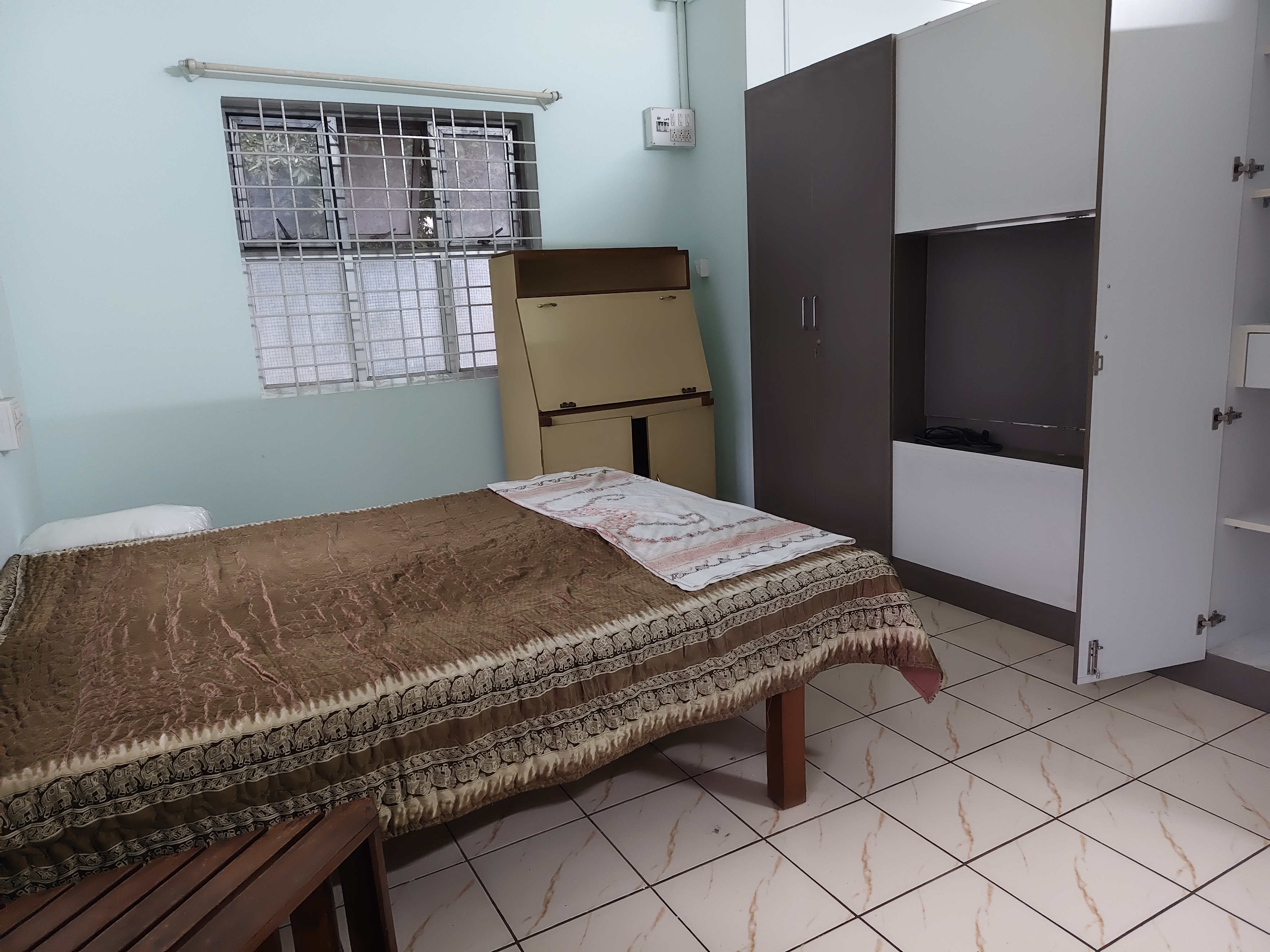 1 BHK Builder Floor For Rent in Usha Building