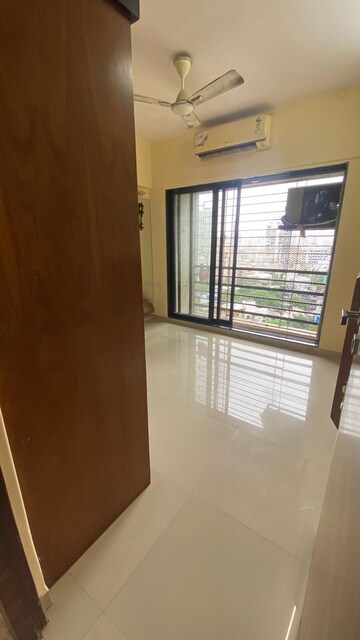 2 BHK Apartment For Rent in DB Orchid Suburbia, Kandivali West