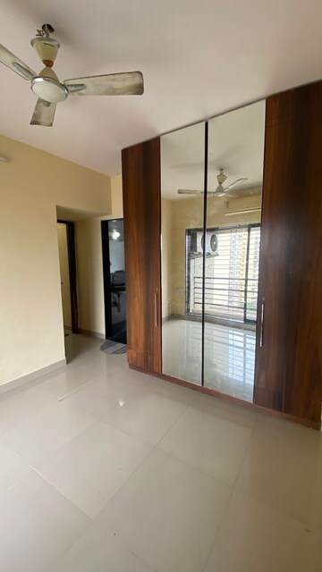 Room in 2 BHK Apartment at DB Orchid Suburbia, Kandivali West – for Rent