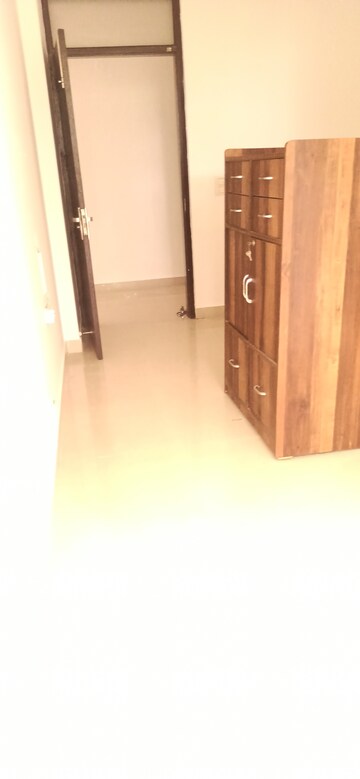 Furnished Amenities in 3 BHK Apartment at Abhinandan CGHS, Sector 51 – for Rent