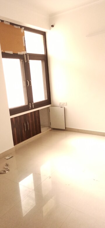 Staircase in 3 BHK Apartment at Abhinandan CGHS, Sector 51 – for Rent