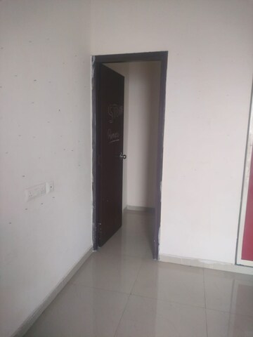 Room in 2 BHK Apartment at Windsor Paradise 2, Raj Nagar Extension – for Rent