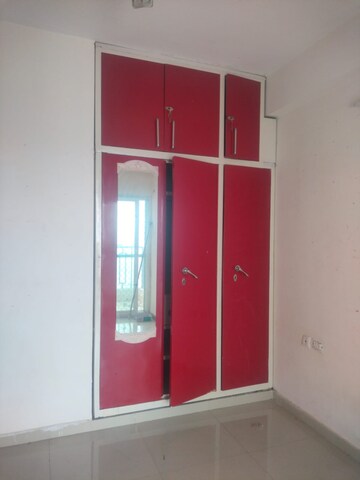 Room in 2 BHK Apartment at Windsor Paradise 2, Raj Nagar Extension – for Rent