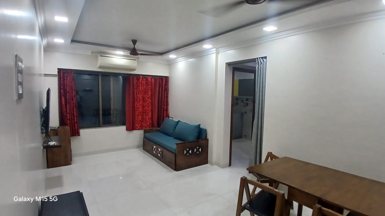 1 BHK 600 Sq.Ft. Apartment in Golden Tower Santacruz