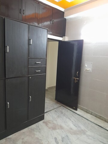 Room in 2 BHK Builder Floor at Vaishali Sector 5 – for Rent
