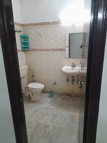 Bathroom in 2 BHK Builder Floor at Vaishali Sector 5 – for Rent