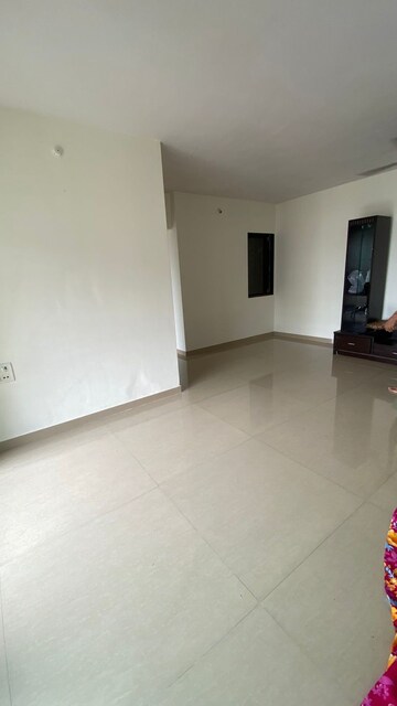 Room in 2 BHK Apartment at DB Orchid Suburbia, Kandivali West – for Rent