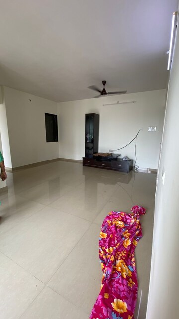 Furnished Amenities in 2 BHK Apartment at DB Orchid Suburbia, Kandivali West – for Rent