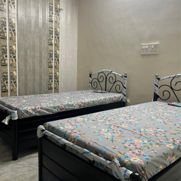 Bedroom in  Pg at Kasarvadavali – for Rent