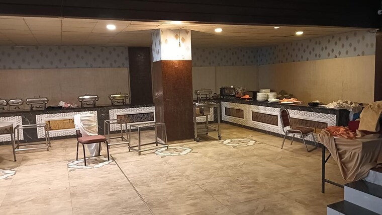  Parking, vikas nagar 6+ Bedroom 9000 Sq.Ft. Independent House In Vikas Nagar Lucknow 9131031