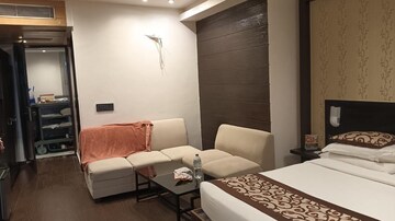 Bedroom in 6+ BHK Independent House at Vikas Nagar – for Sale
