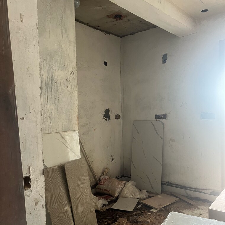 Bathroom, bisrakh jalalpur 2 Bedroom 1050 Sq.Ft. Builder Floor In Bisrakh Jalalpur Greater Noida 9131055
