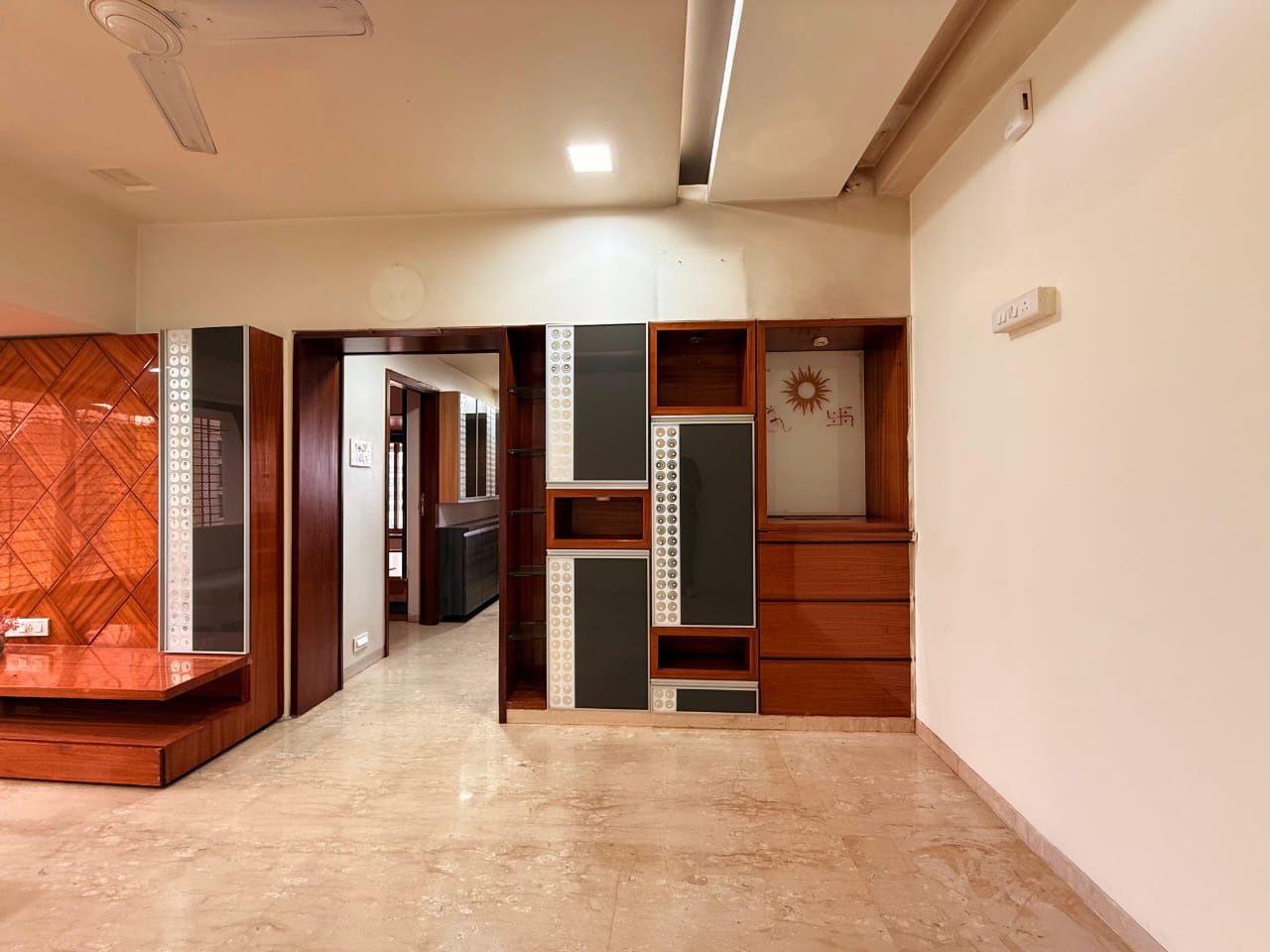 1 BHK + Pooja Room,Study Room,Extra Room 500 Sq.Ft. Apartment in Darshan Heights Parel