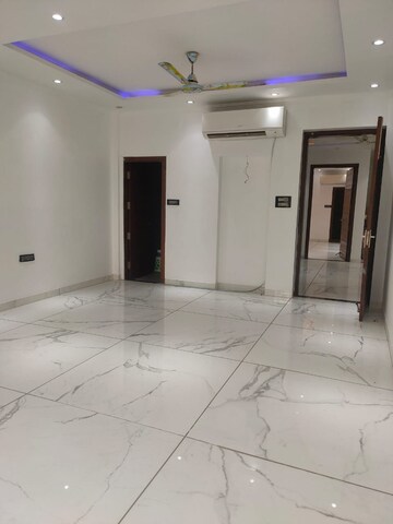 Room in 2 BHK Independent House at Gomti Nagar – for Rent