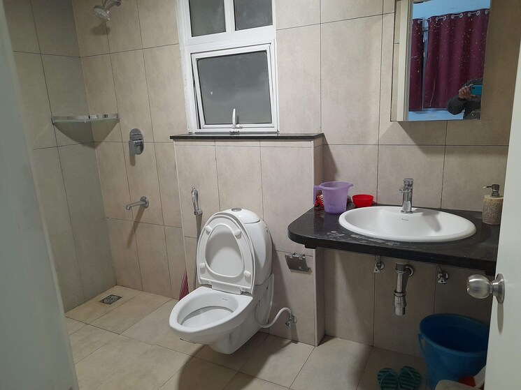 Bathroom, prestige-lakeside-habitat 2 Bedroom 1216 Sq.Ft. Apartment In Varthur Bangalore 9131109