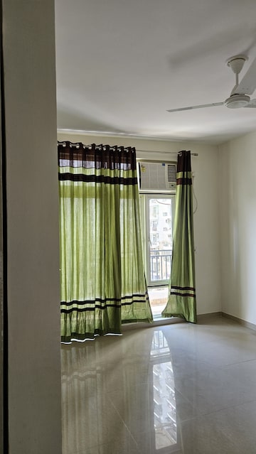 Bedroom in 2 BHK Apartment at Gomti Nagar – for Rent